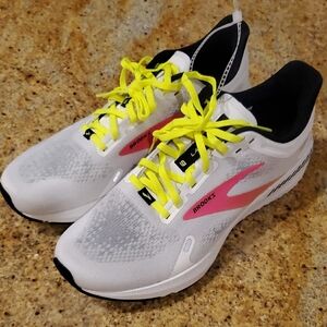 Brooks Launch GTS 9 women's Running Shoes White/Pink/Nightlife size 10